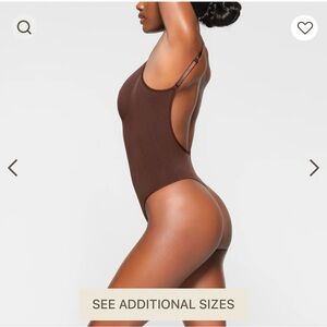 NWOT Skims Seamless Sculpt Low Back Thong Bodysuit